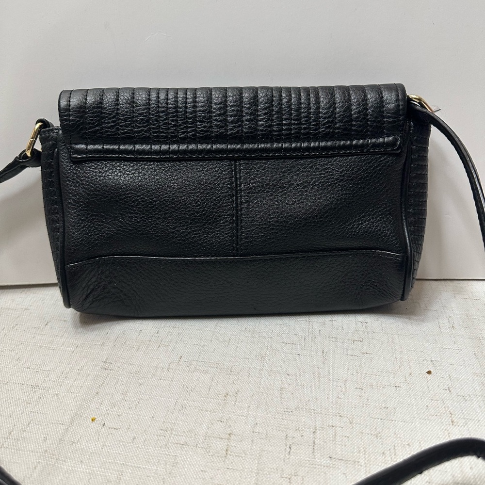 šCalvin Klein Black Quilted Shoulder Bag with Gold-Tone Accent - Picture 5 of 11